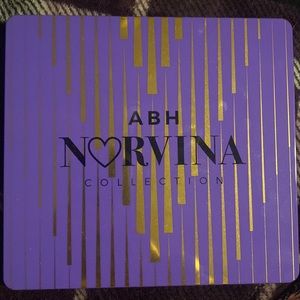 Anastasia Beverly Hills novena eyeshadow collection